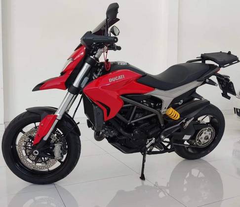 DUCATI HYPERSTRADA 821 DUCATI HYPERSTRADA 821